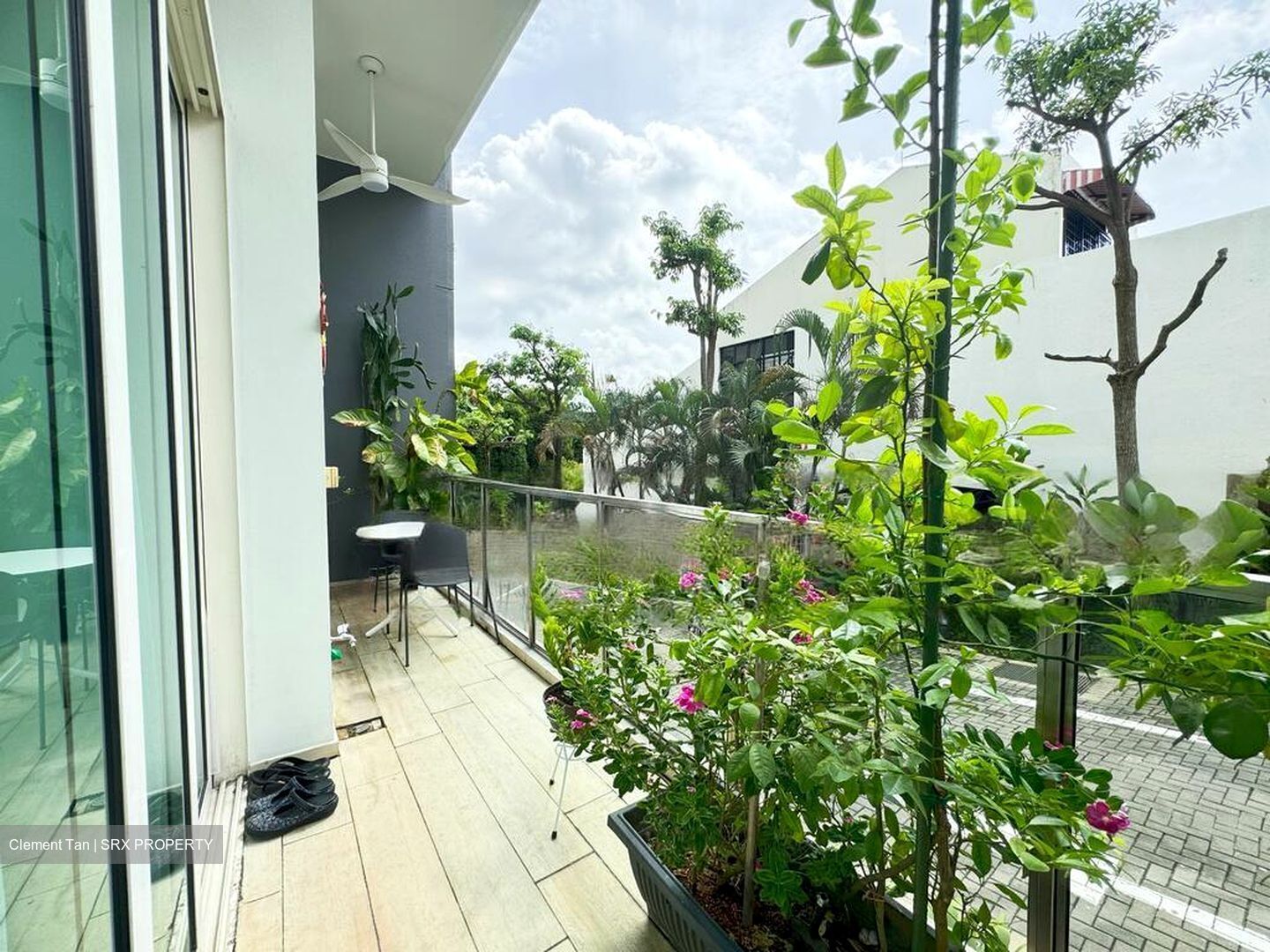 Vacanza @ East (D14), Condominium #473765951